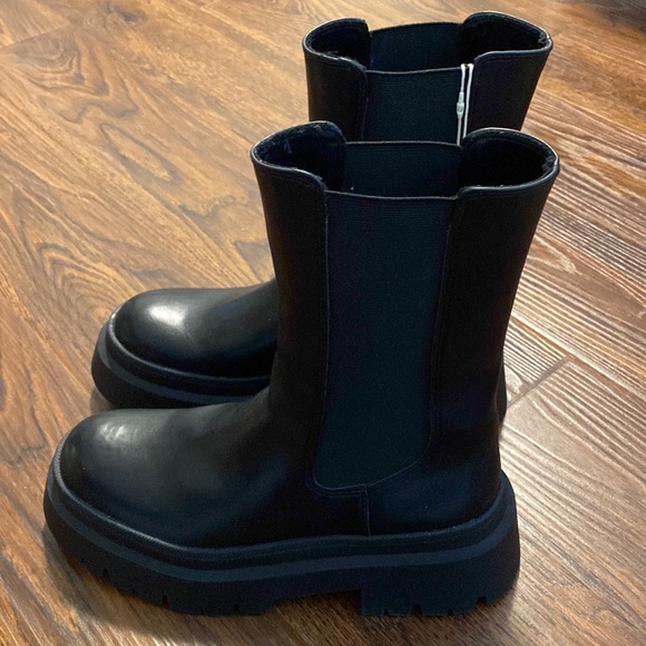 Pull & Bear Flat ankle boots with elastic side panels - Picture 2 of 4